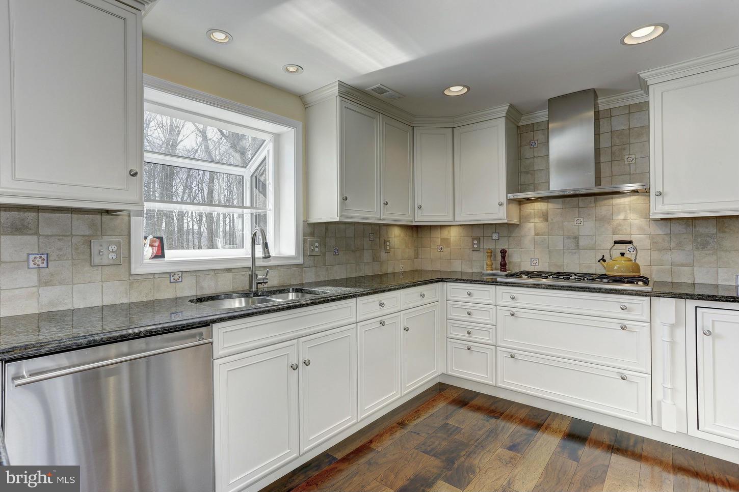 VILLAGE OF HICKORY RIDGE - Residential