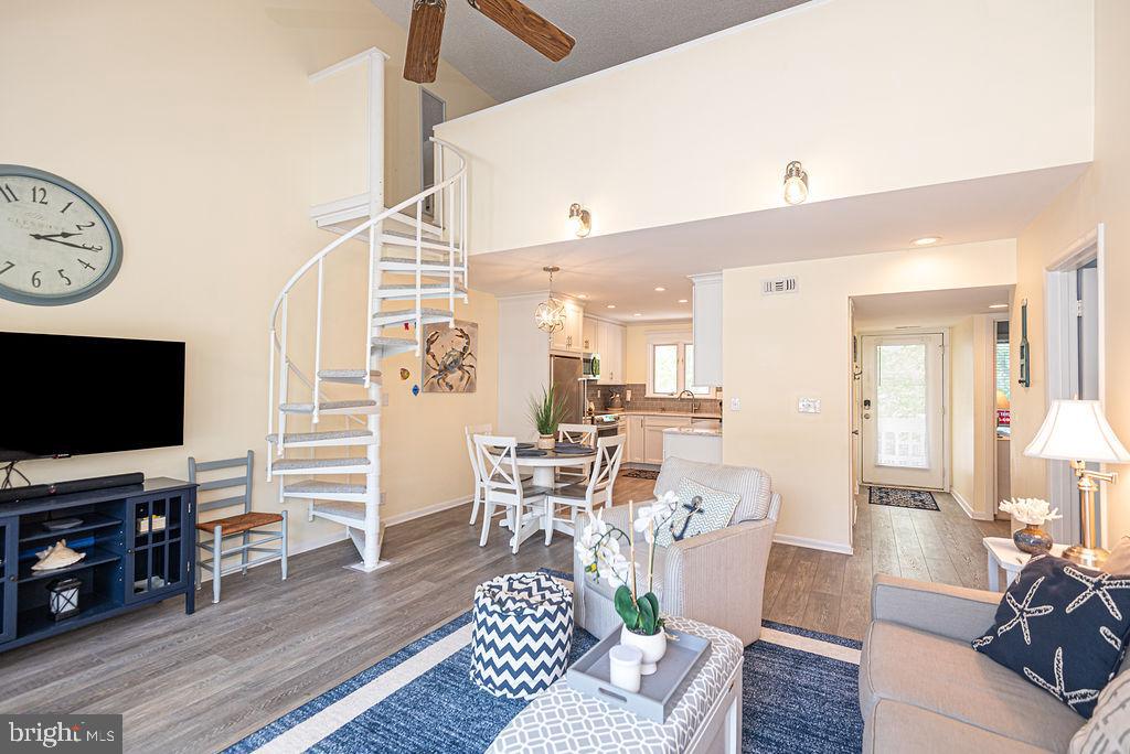 SEA COLONY WEST - Residential