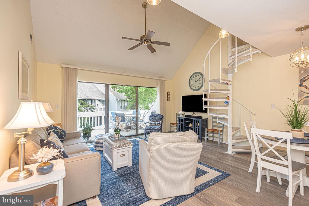 SEA COLONY WEST - Residential