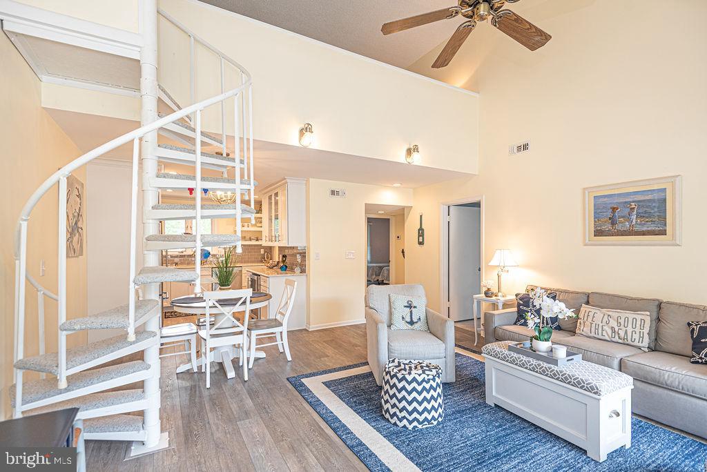 SEA COLONY WEST - Residential