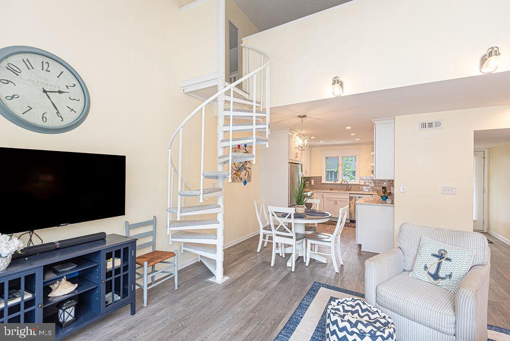 SEA COLONY WEST - Residential
