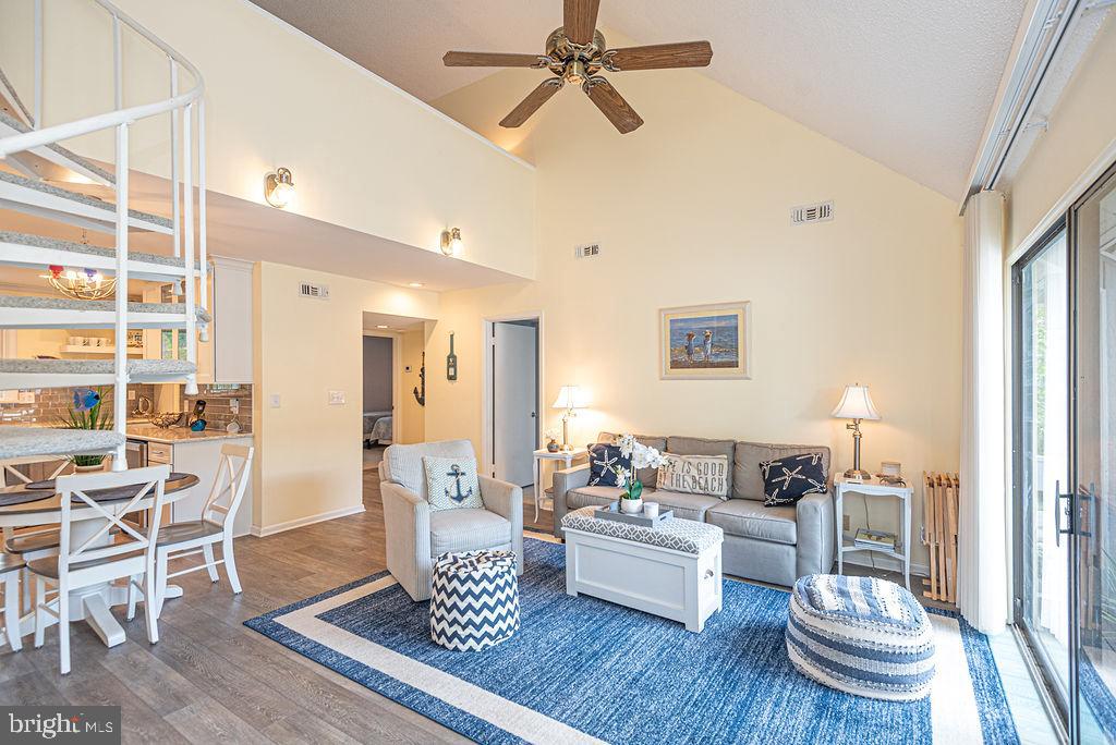 SEA COLONY WEST - Residential