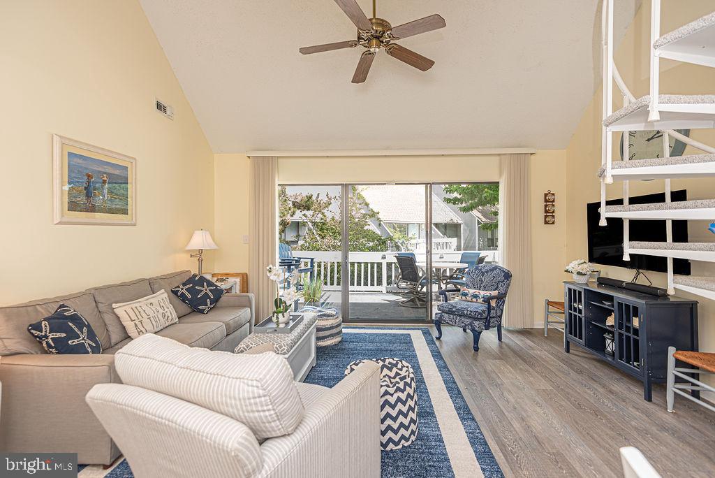 SEA COLONY WEST - Residential