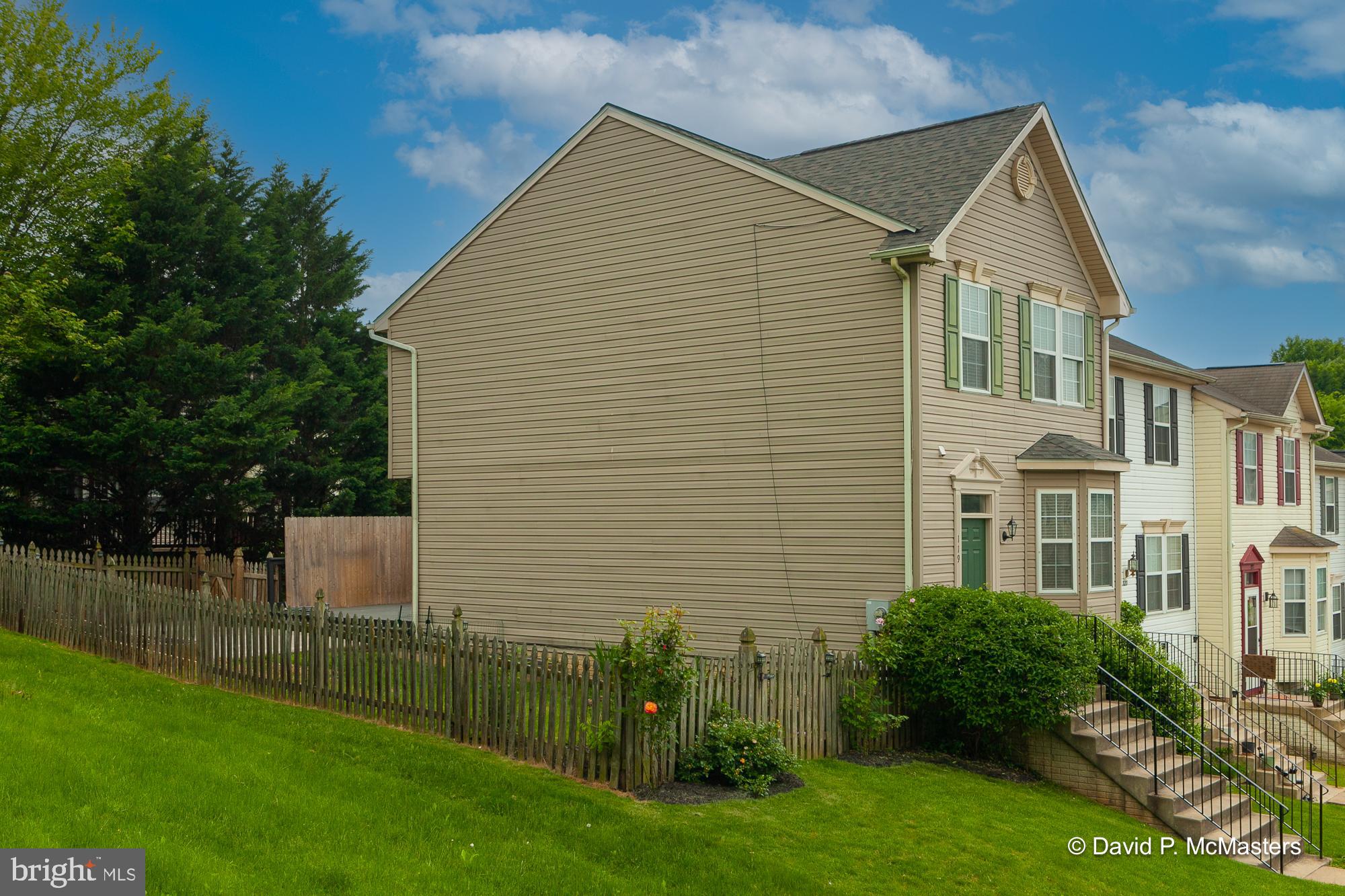 LAUREL RIDGE - Residential