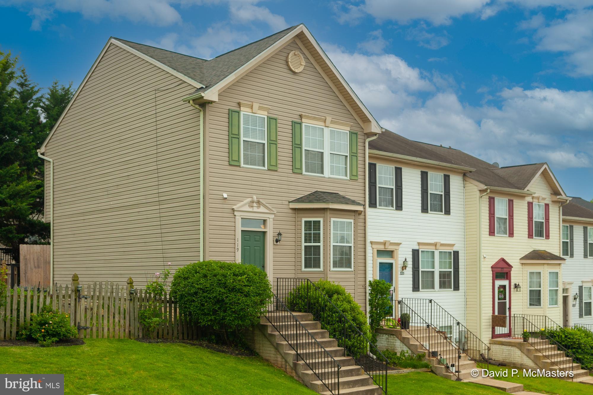 LAUREL RIDGE - Residential