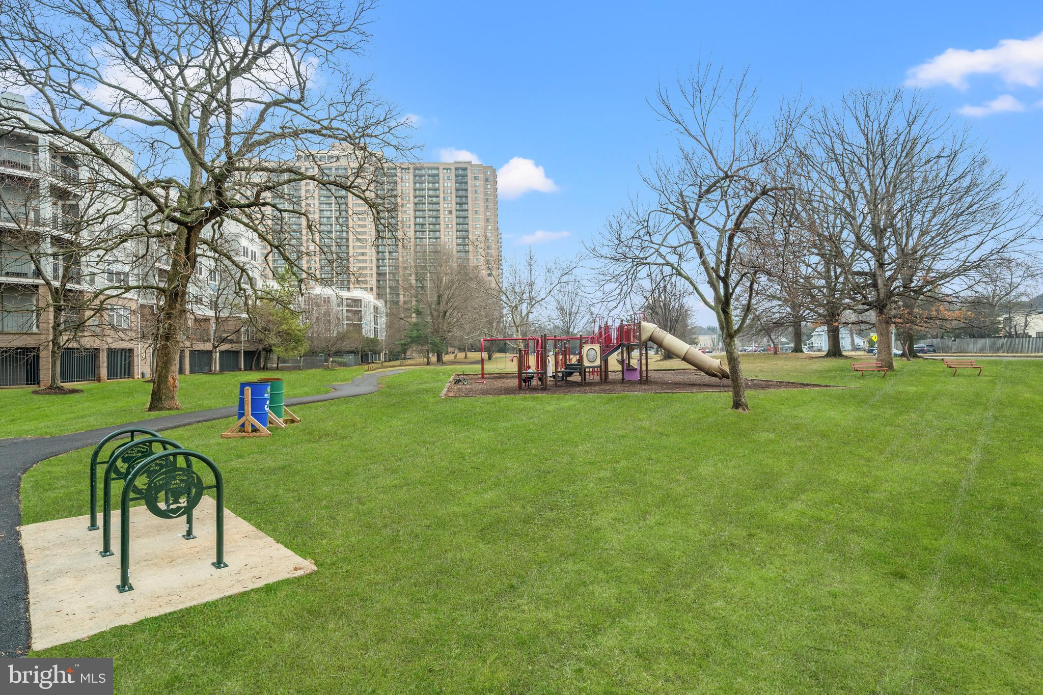 SAVOY PARK CONDOMINIUMS - Residential