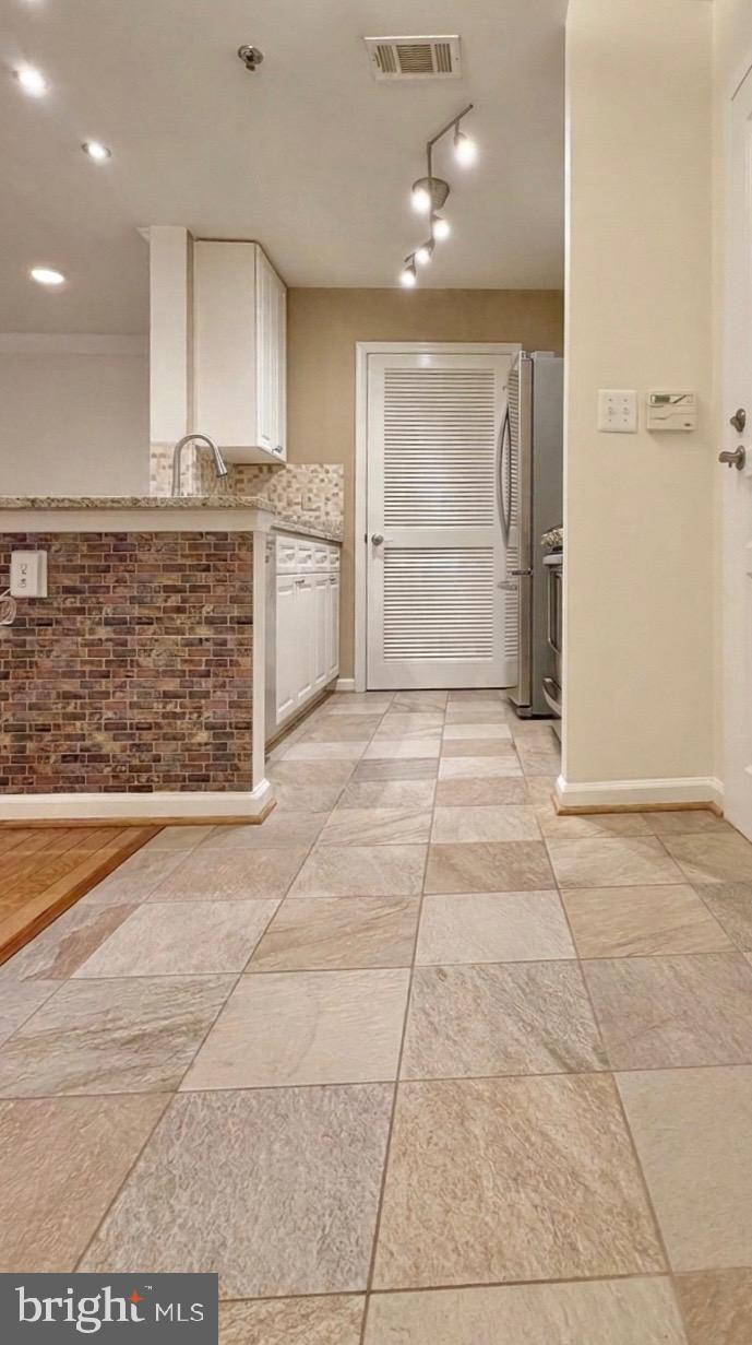 SAVOY PARK CONDOMINIUMS - Residential