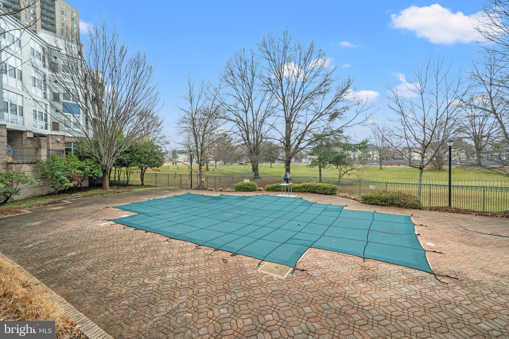 SAVOY PARK CONDOMINIUMS - Residential