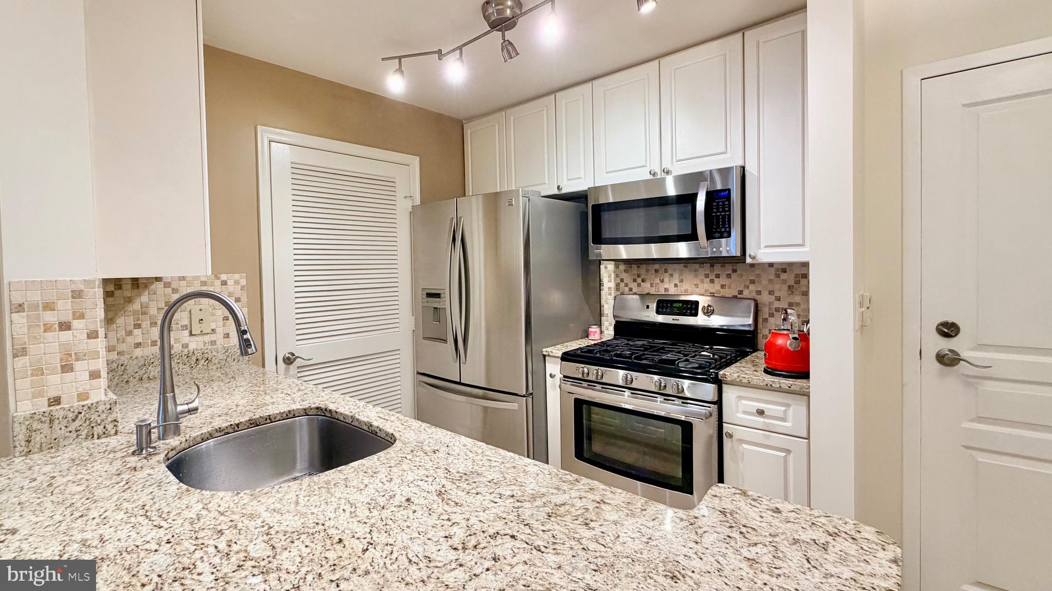 5563 SEMINARY ROAD 107