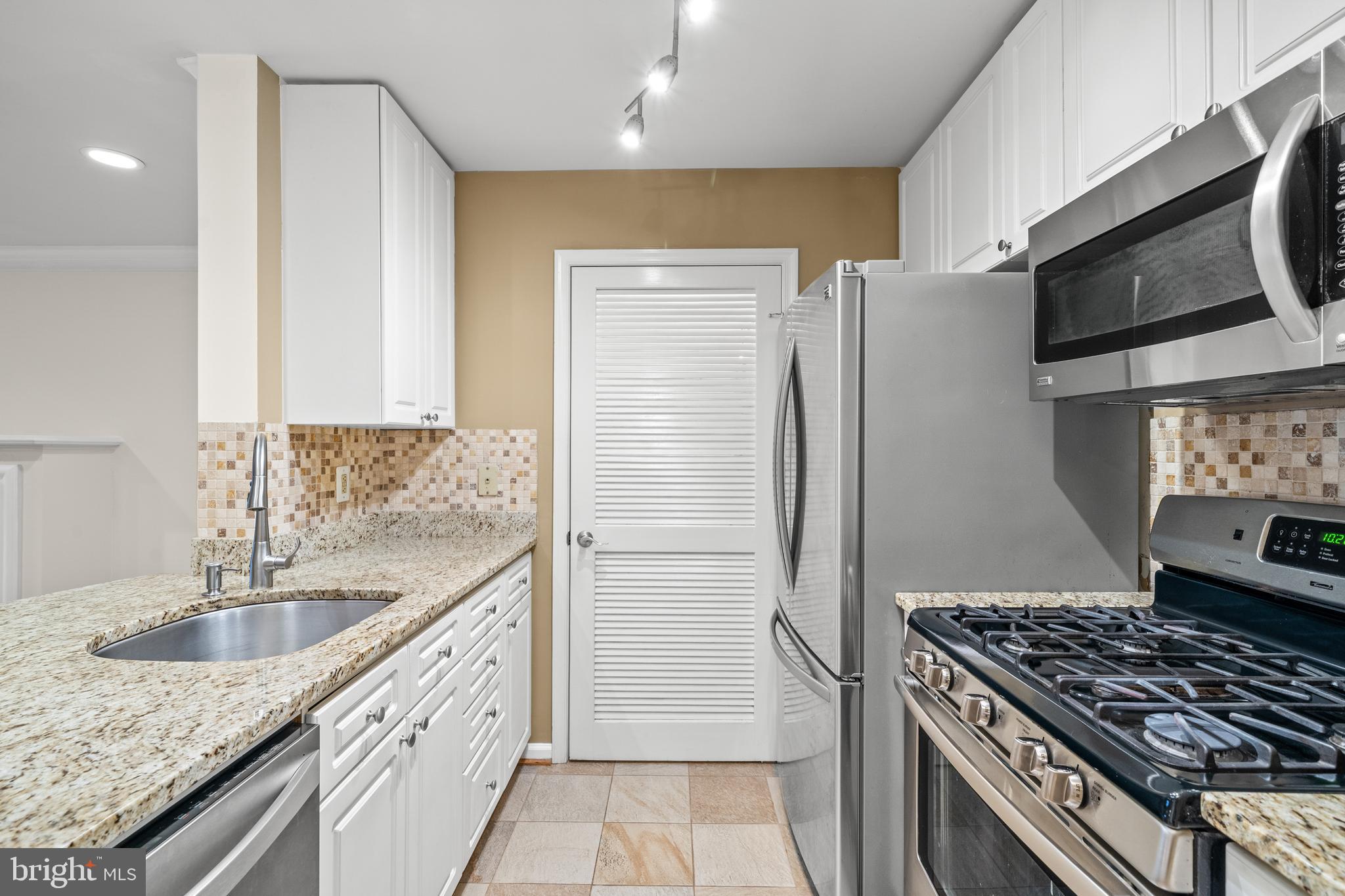 5563 SEMINARY ROAD 107