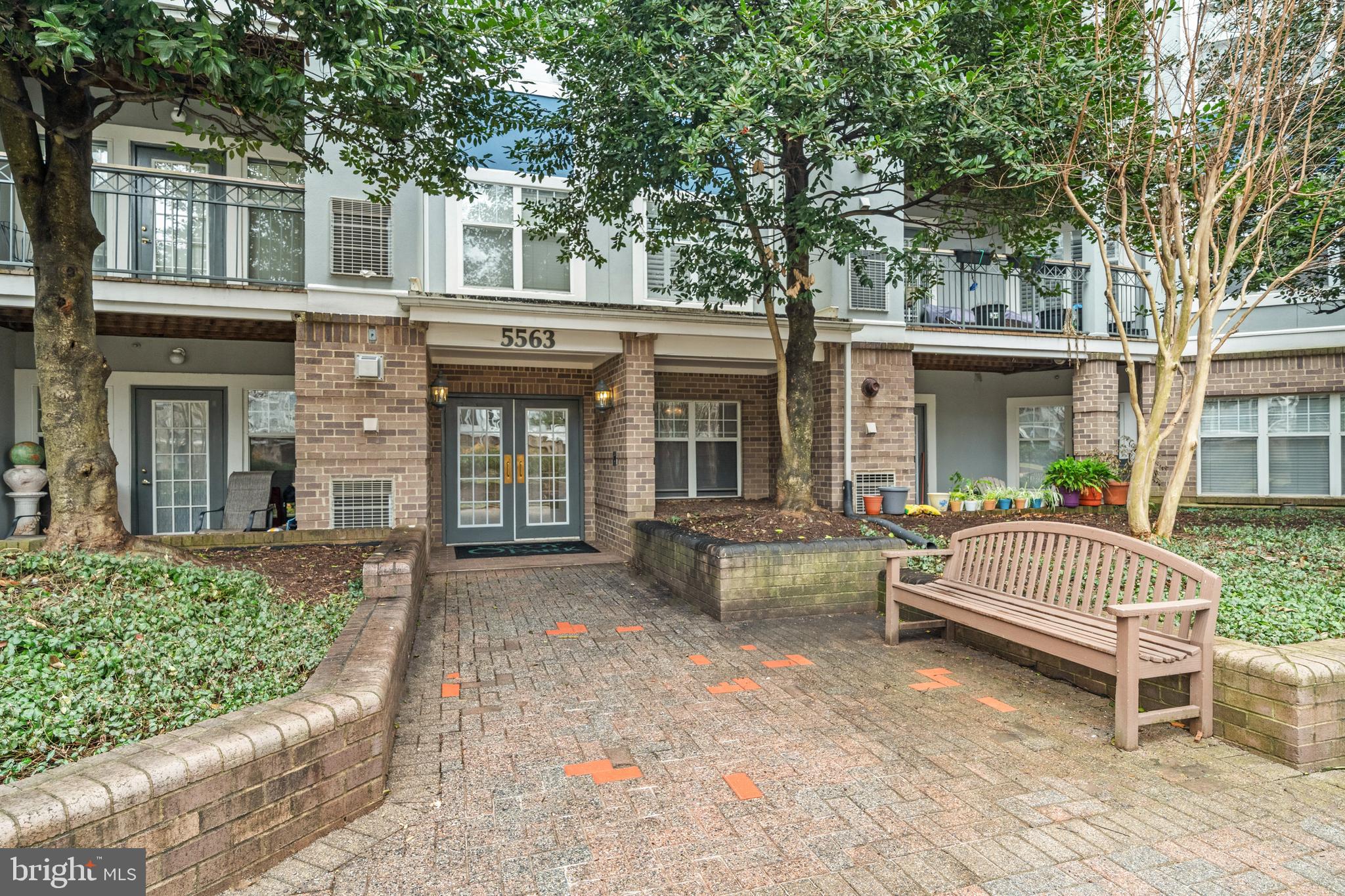 SAVOY PARK CONDOMINIUMS - Residential