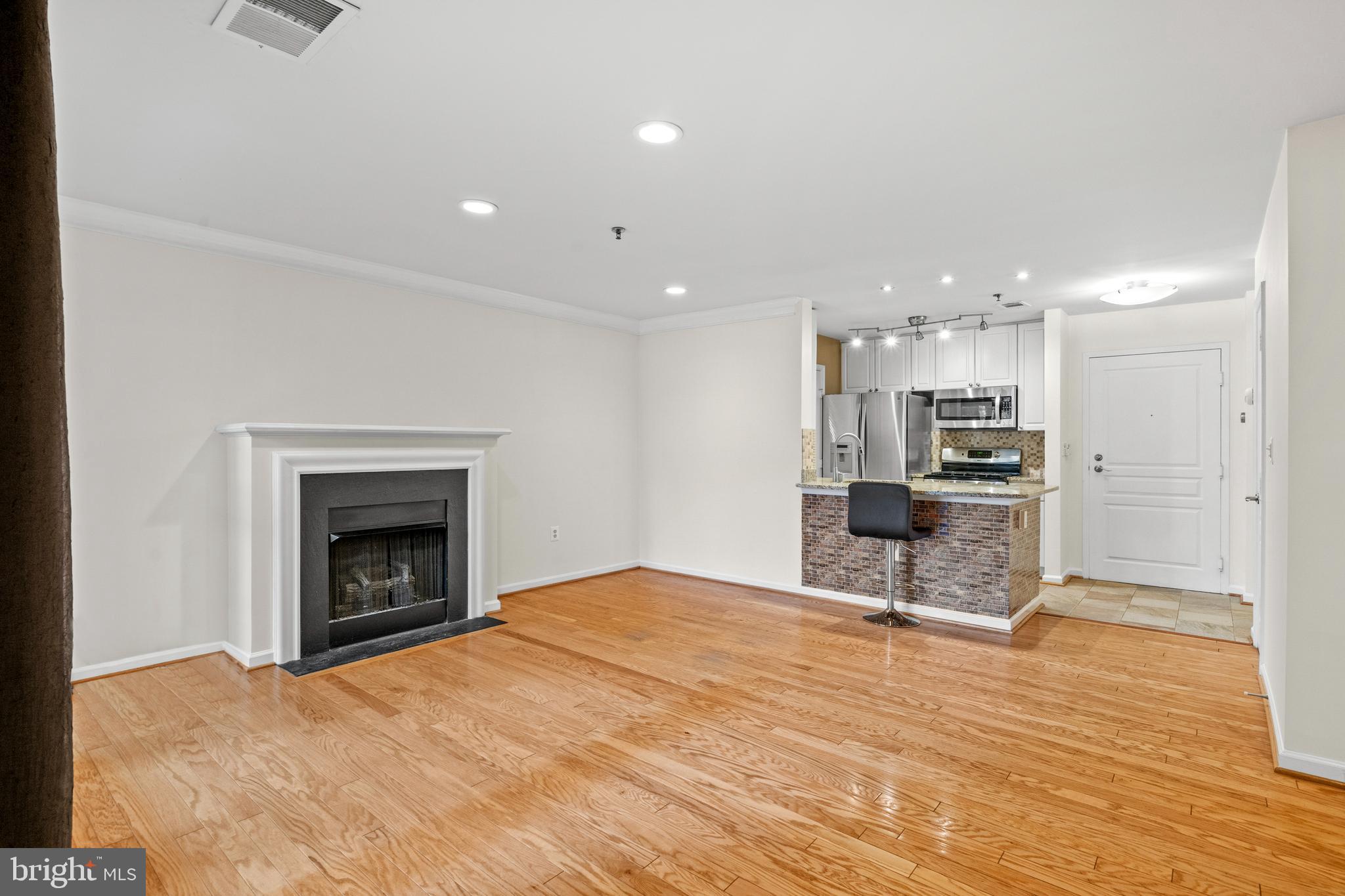 SAVOY PARK CONDOMINIUMS - Residential