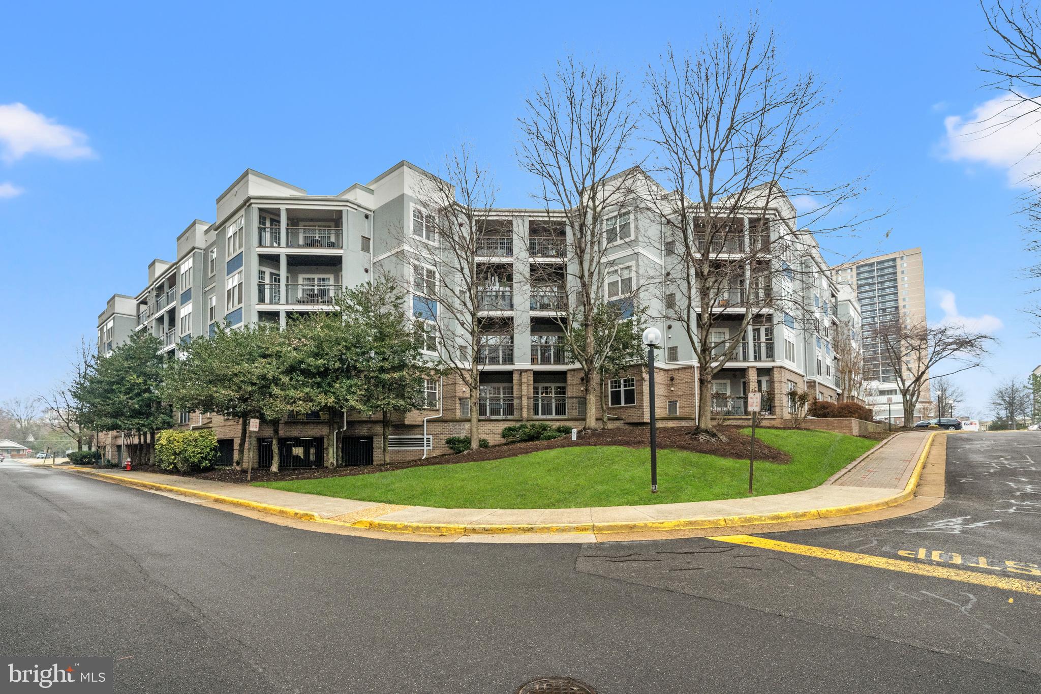 SAVOY PARK CONDOMINIUMS - Residential