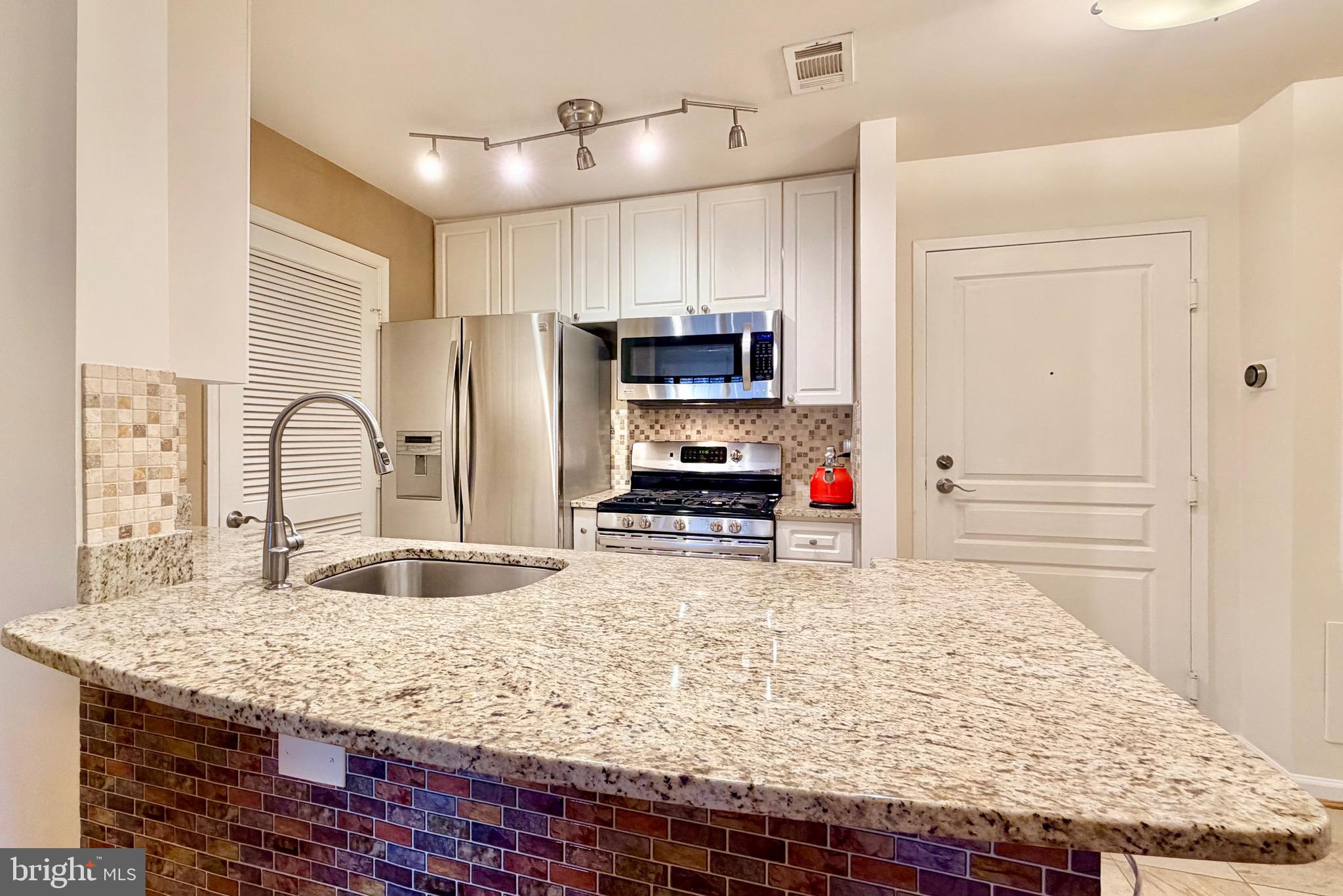 5563 SEMINARY ROAD 107