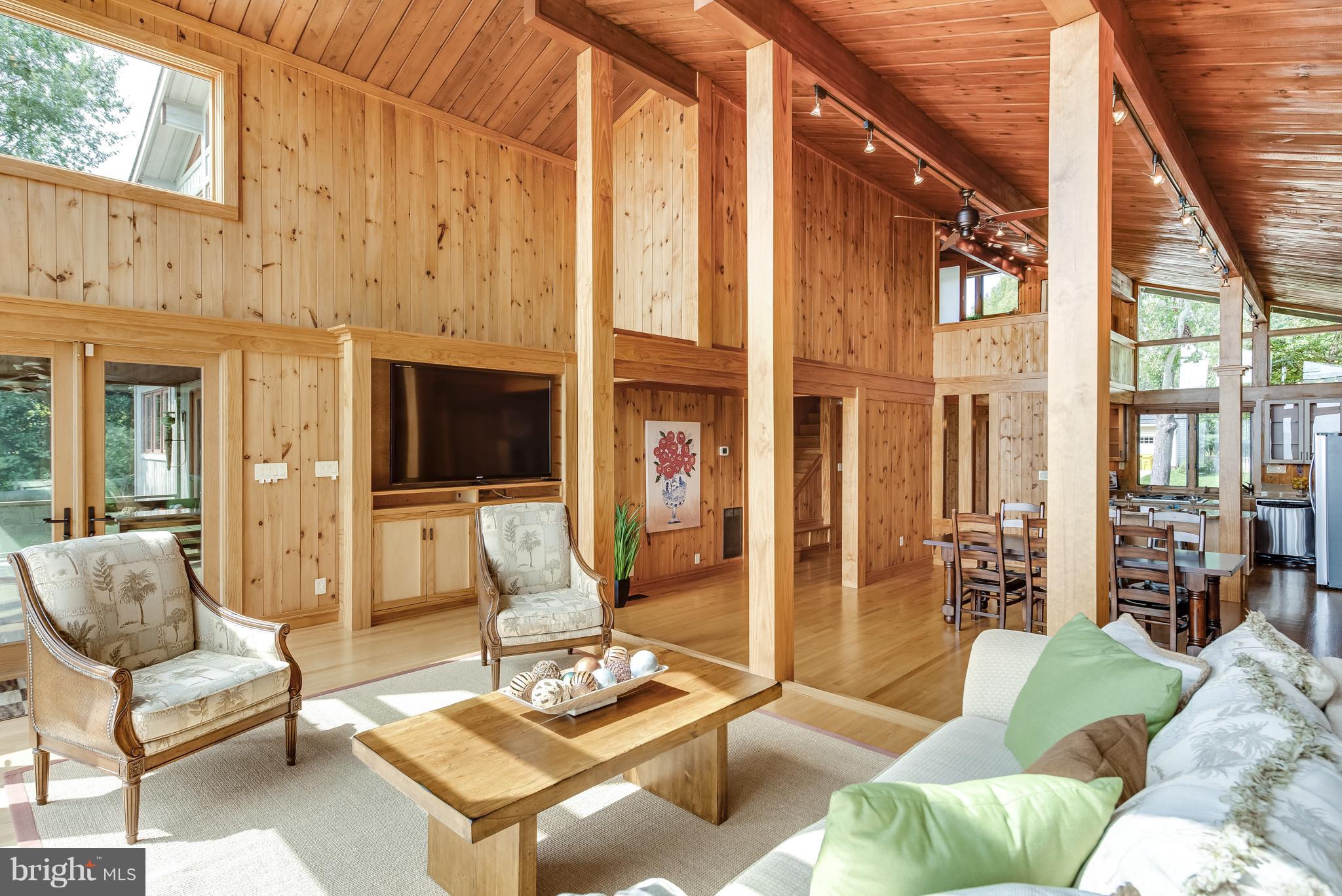 HILLSMERE SHORES - Residential