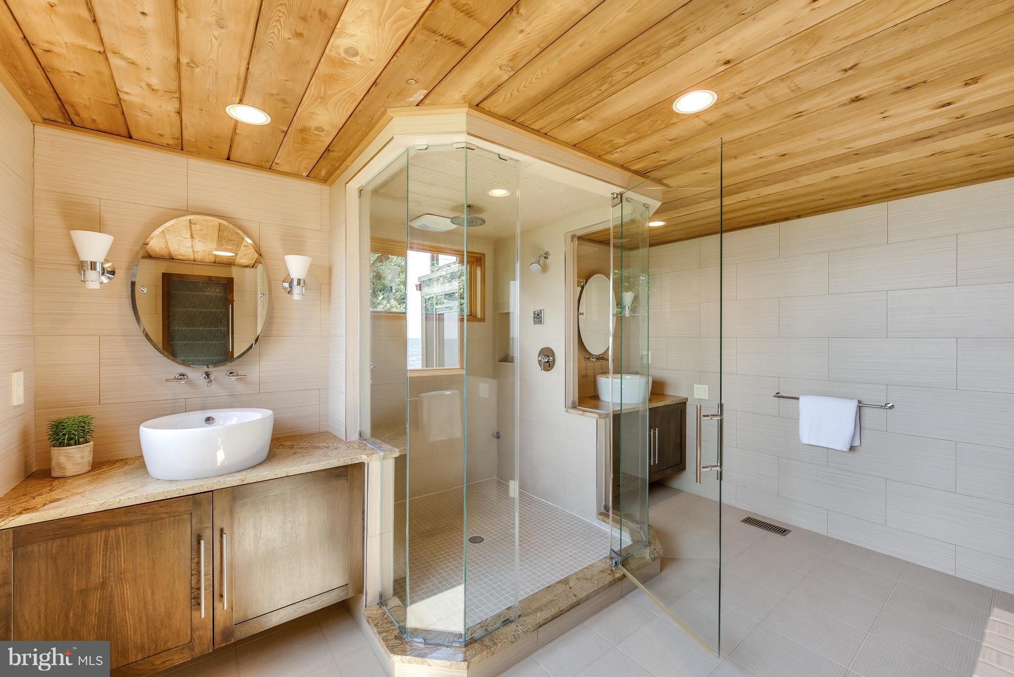 HILLSMERE SHORES - Residential