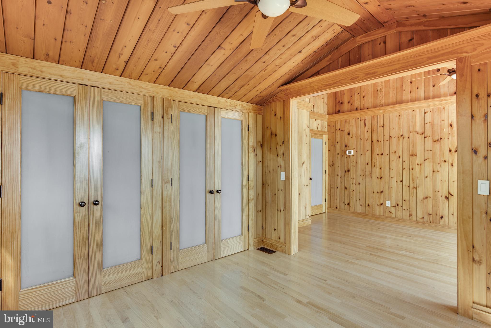 HILLSMERE SHORES - Residential