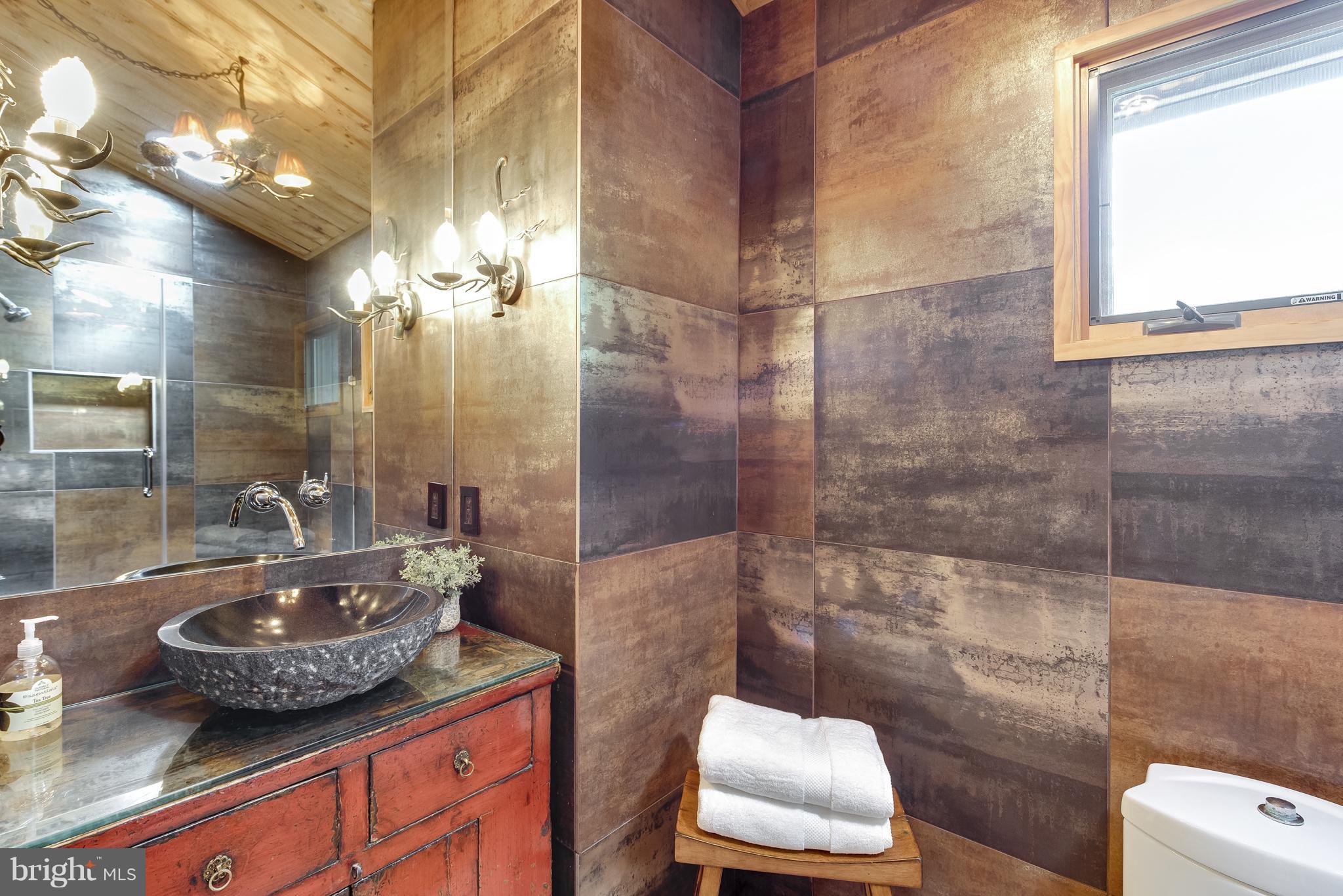 HILLSMERE SHORES - Residential