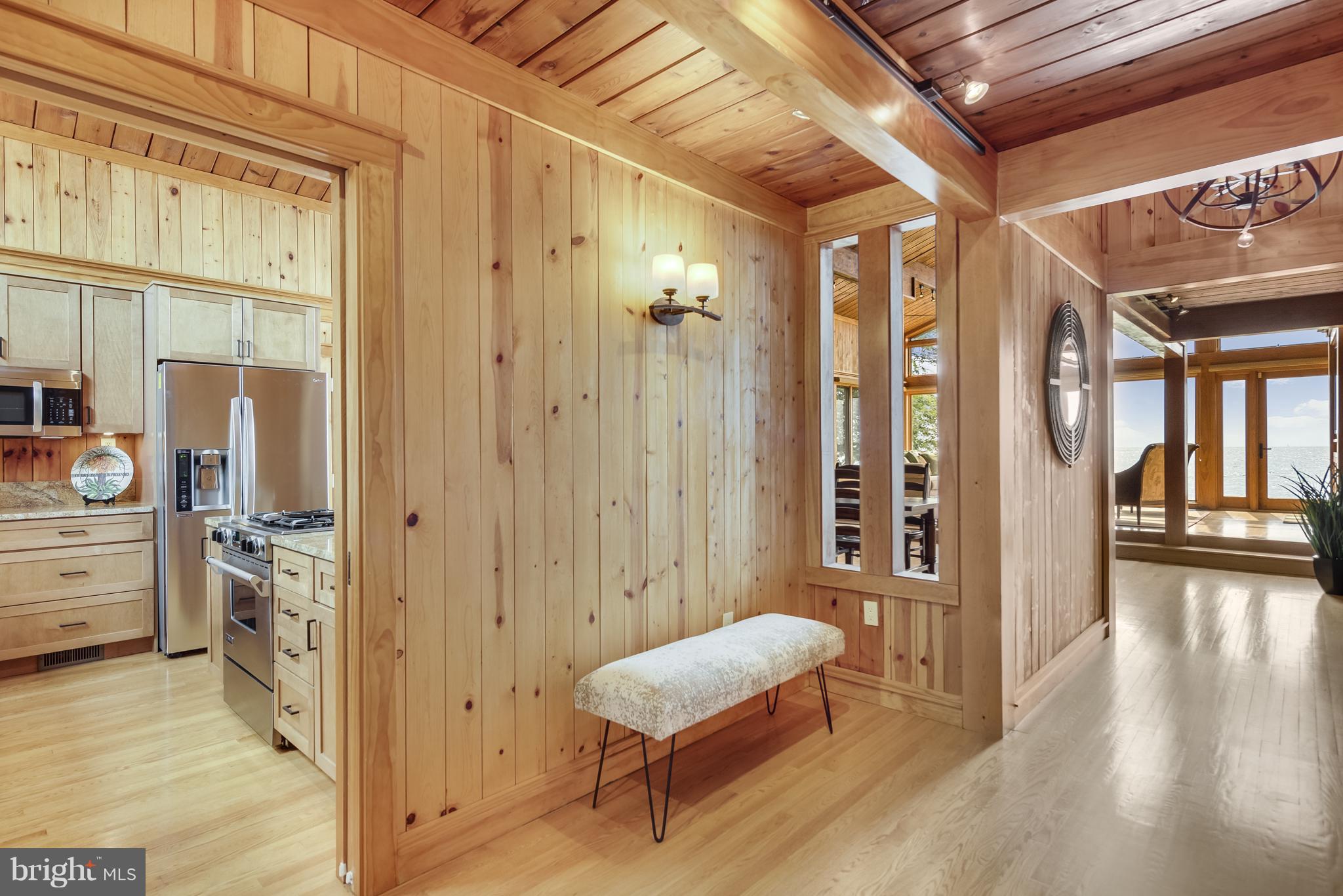 HILLSMERE SHORES - Residential