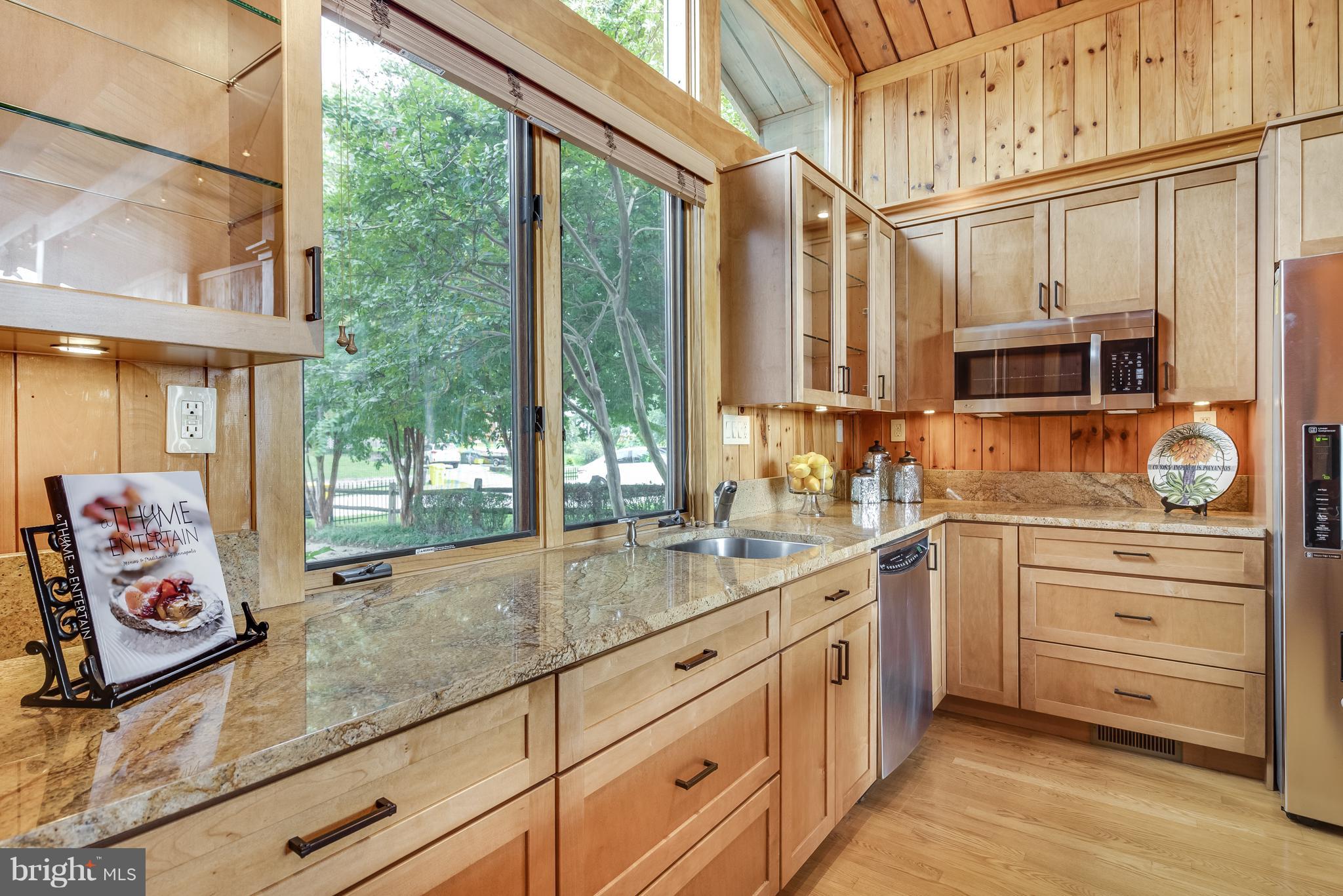 HILLSMERE SHORES - Residential