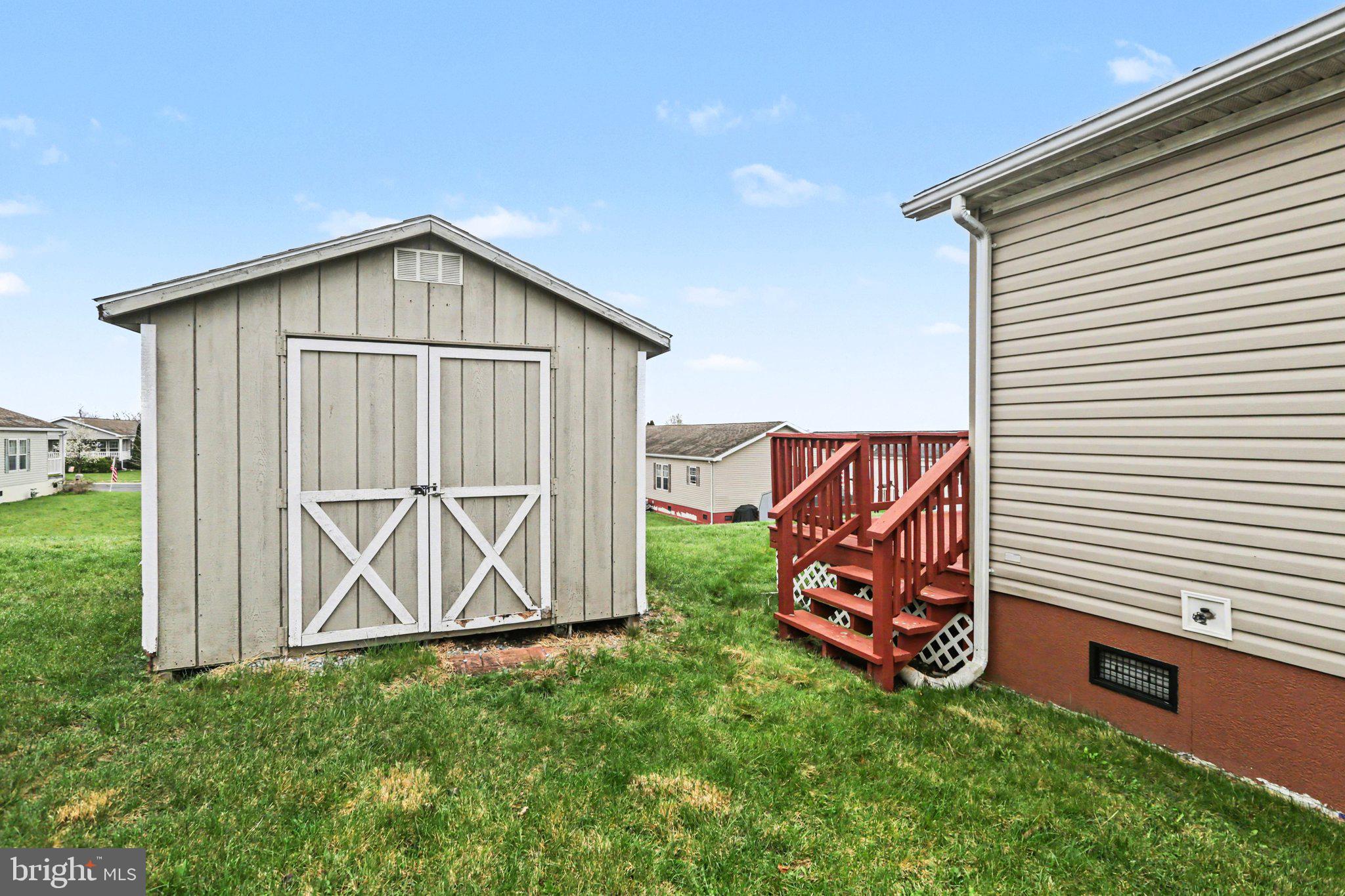 PINE RIDGE MHP - Residential