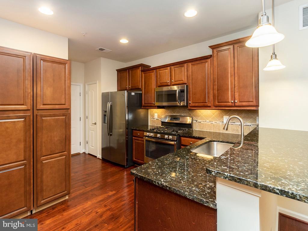 DANE RIDGE CONDO - Residential Lease