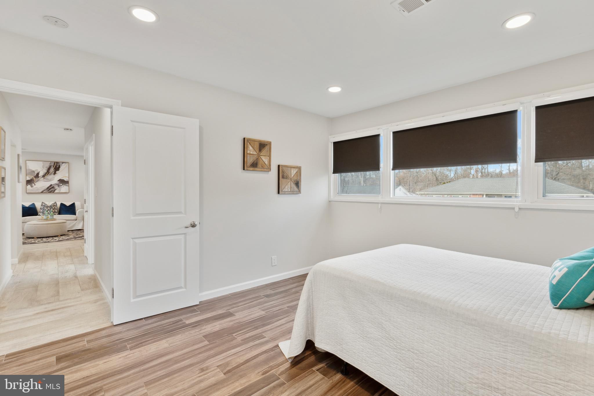 PENN SQ - Residential