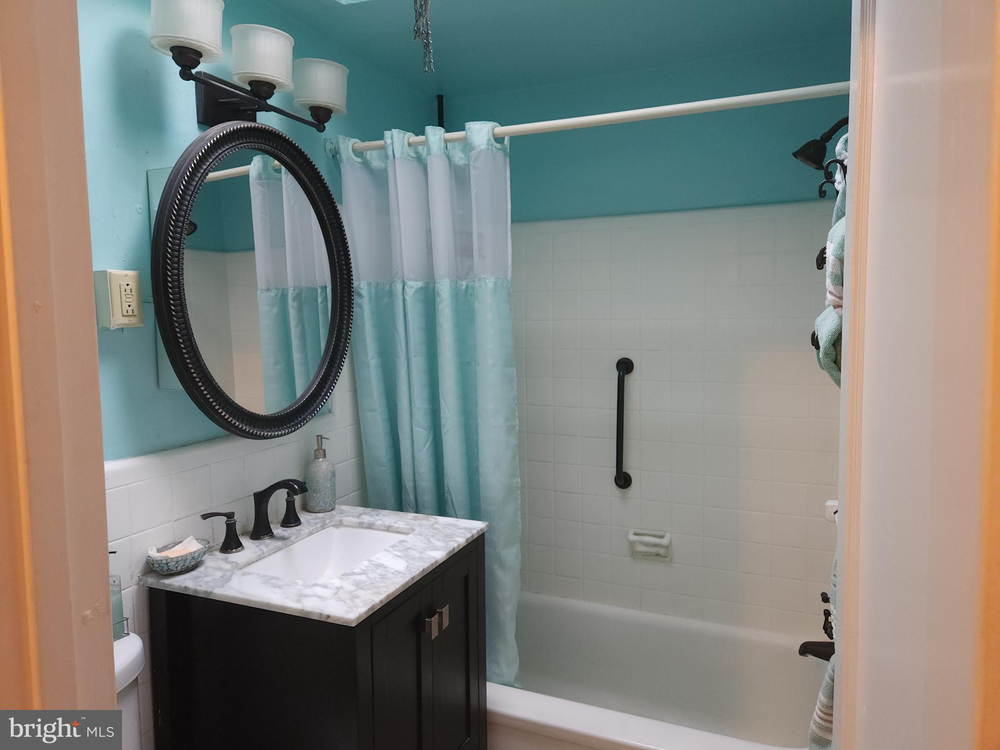 EAST FALLS - Residential