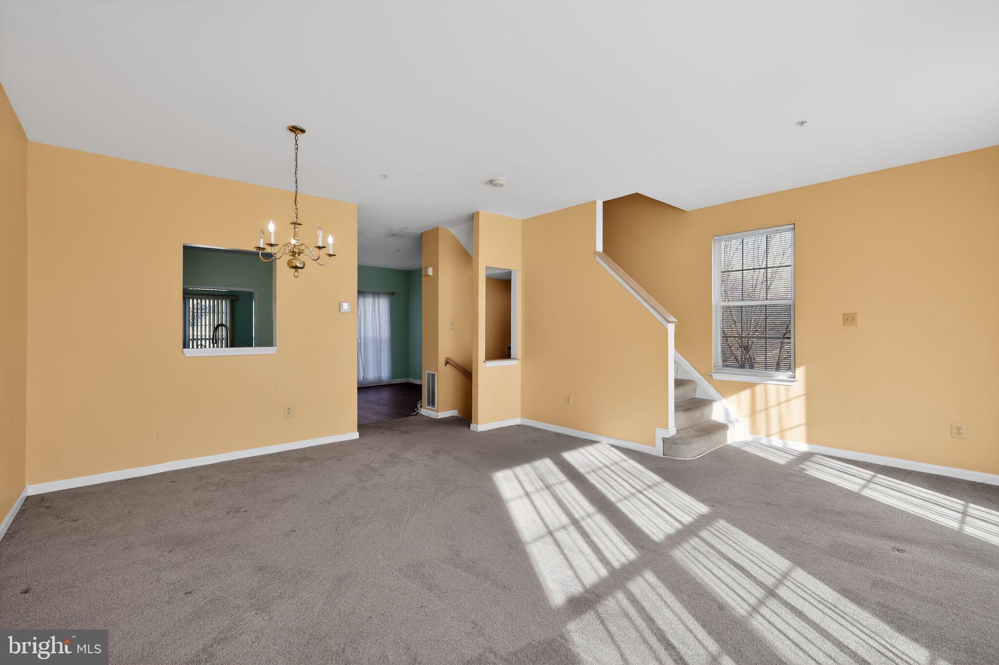 8401 OLD COLONY DRIVE S