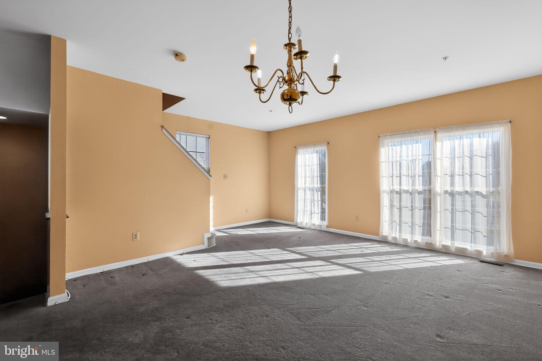 8401 OLD COLONY DRIVE S