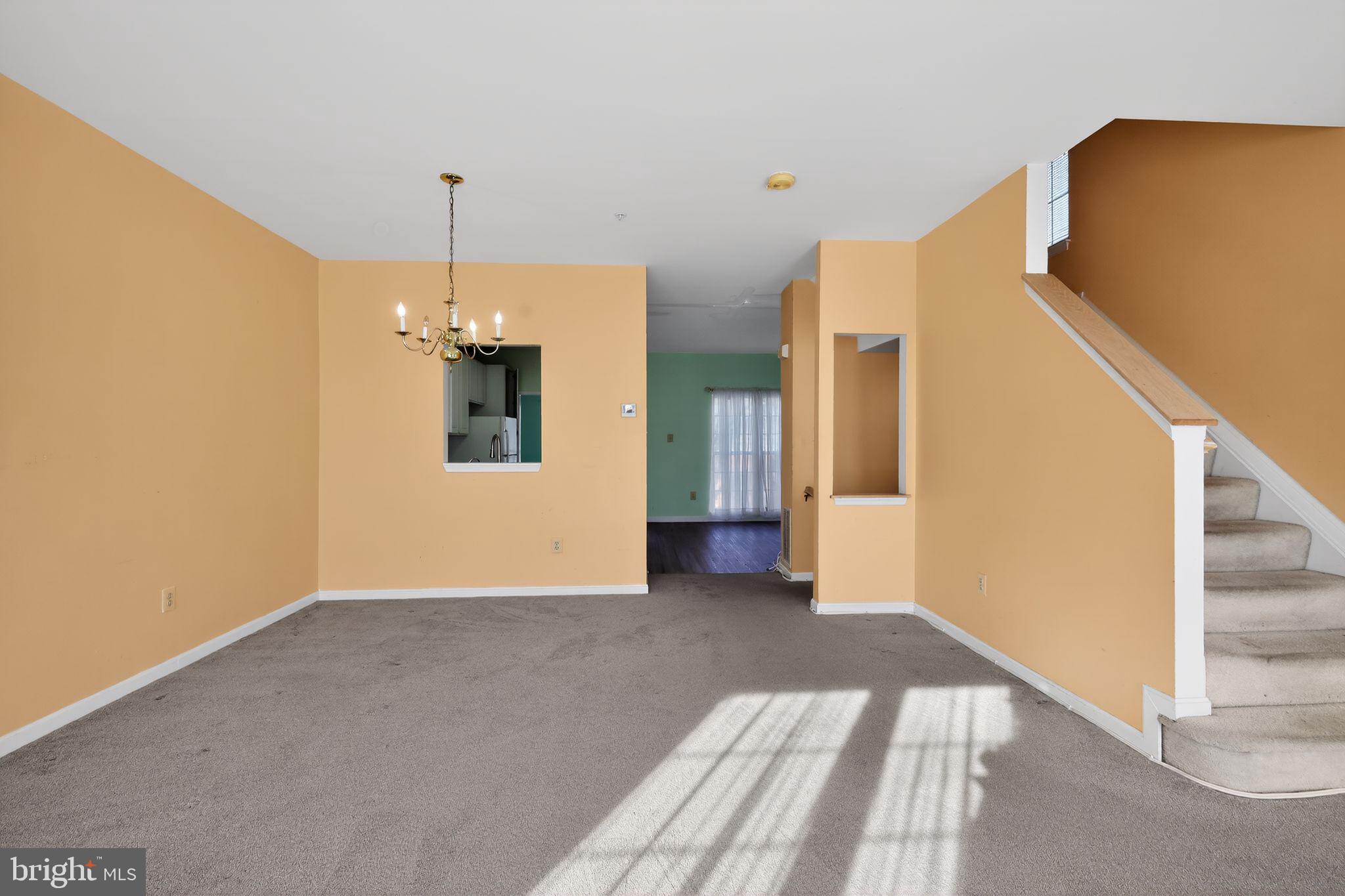 8401 OLD COLONY DRIVE S