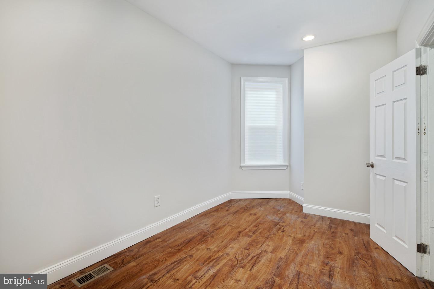 WALNUT HILL - Residential