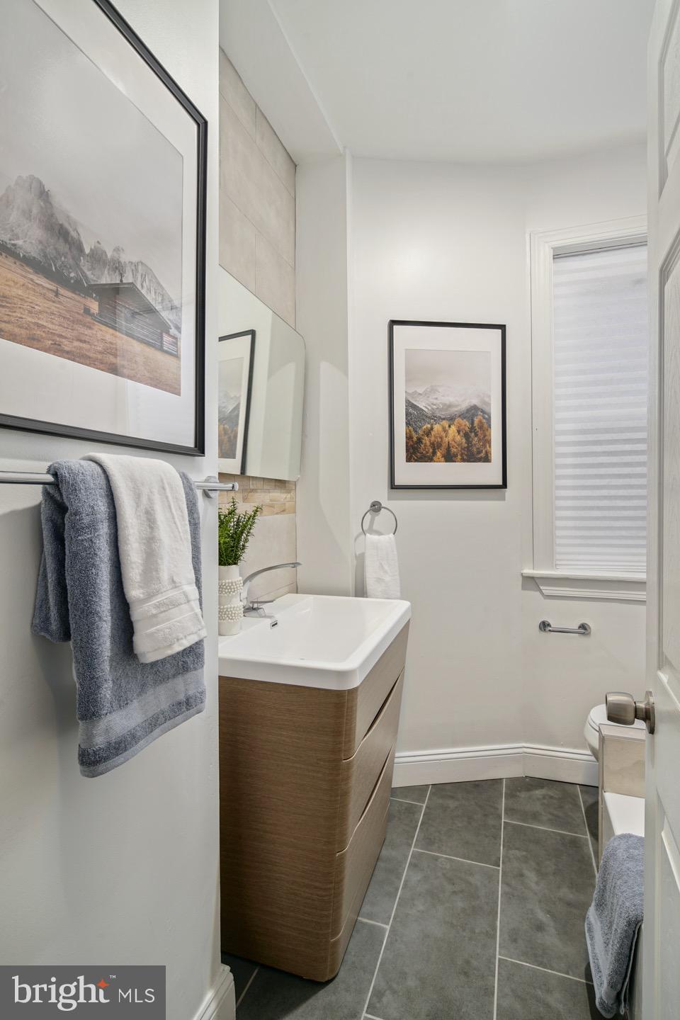 WALNUT HILL - Residential