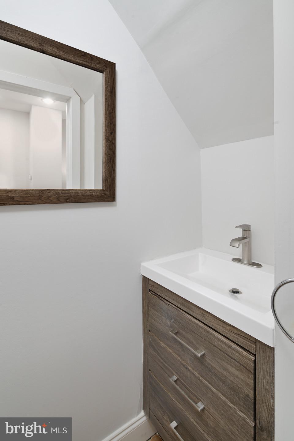 WALNUT HILL - Residential