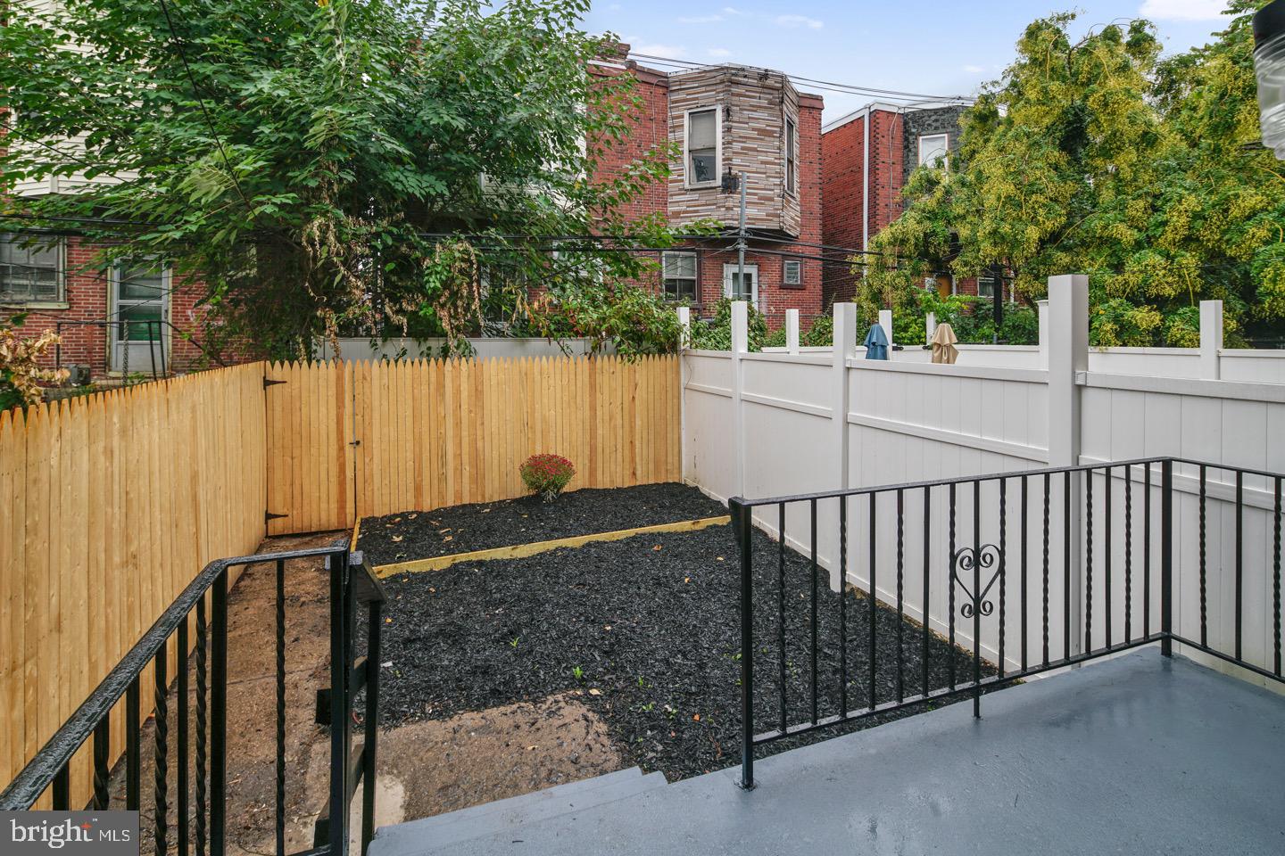 WALNUT HILL - Residential