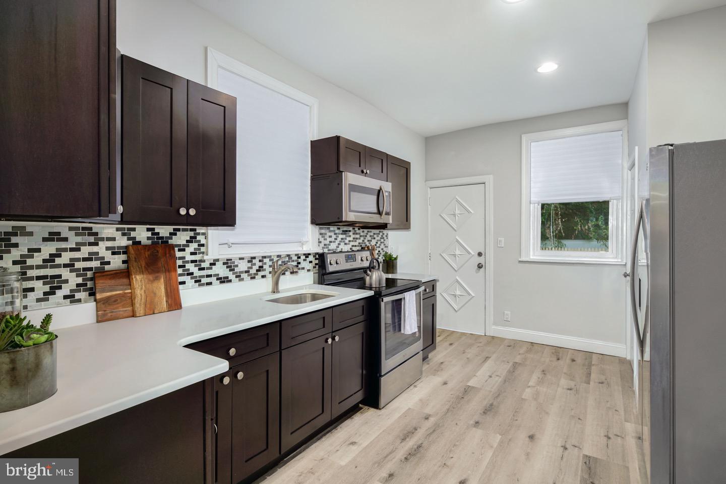 WALNUT HILL - Residential