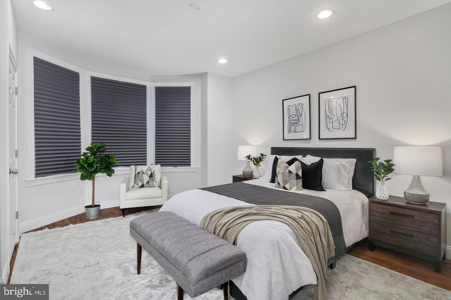 WALNUT HILL - Residential