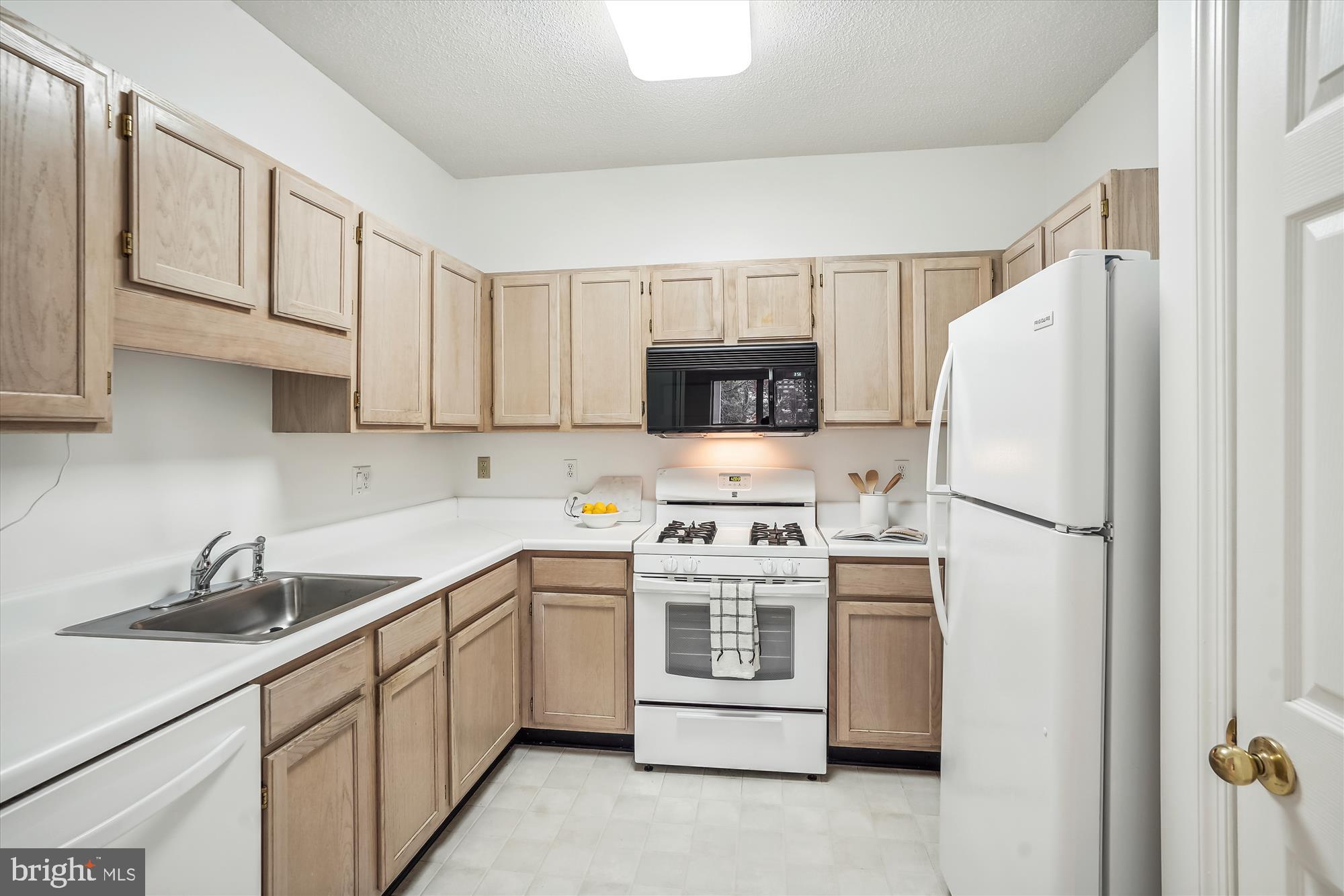 SANDERLING CONDO - Residential