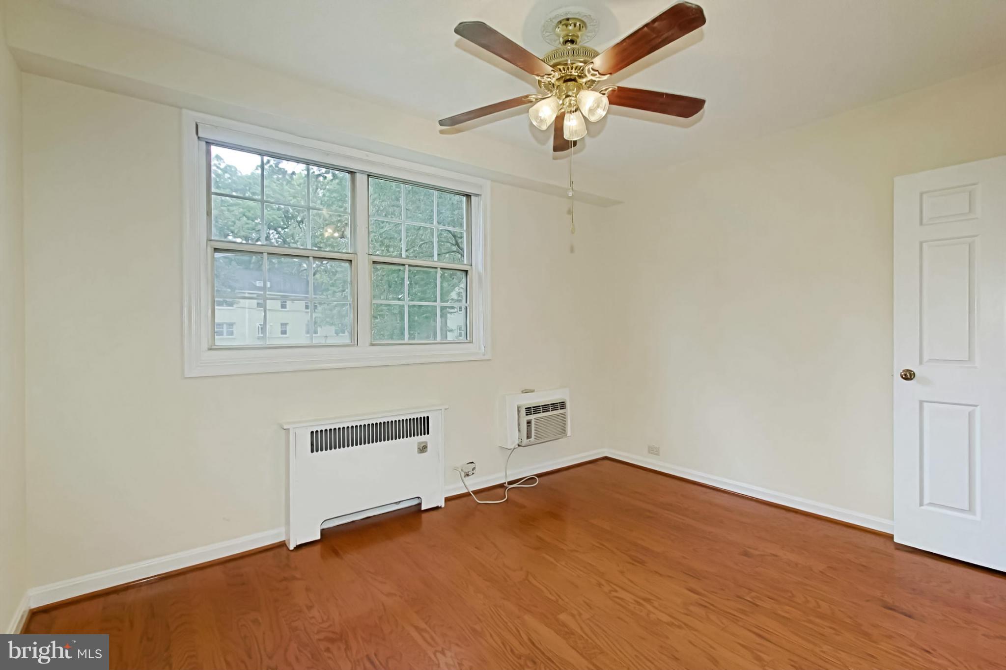 ARLINGTON OAKS - Residential Lease