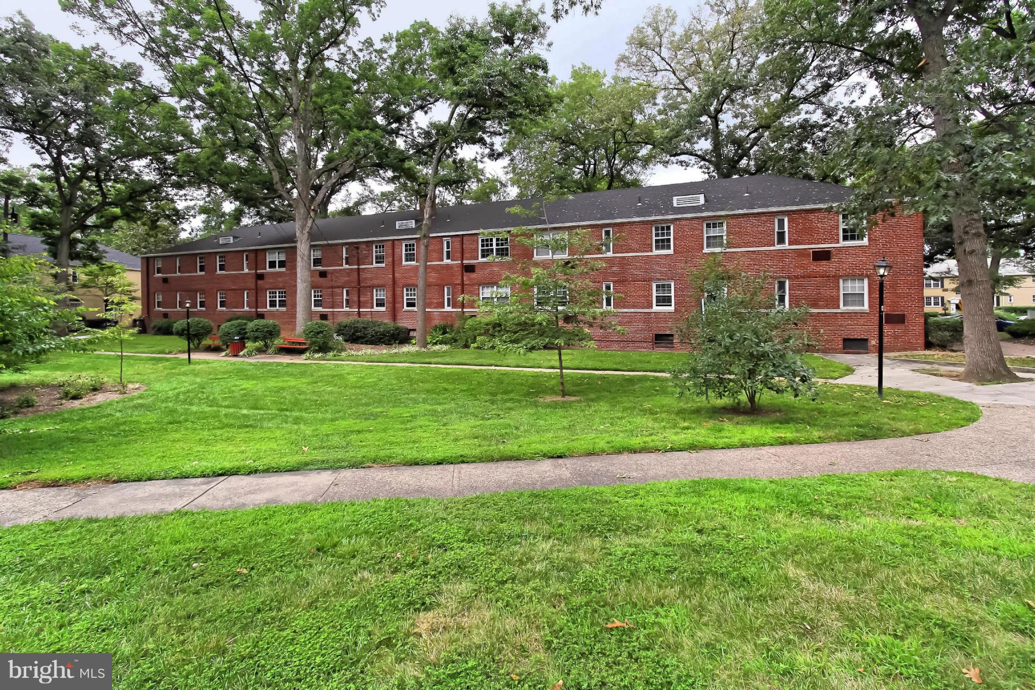 ARLINGTON OAKS - Residential Lease