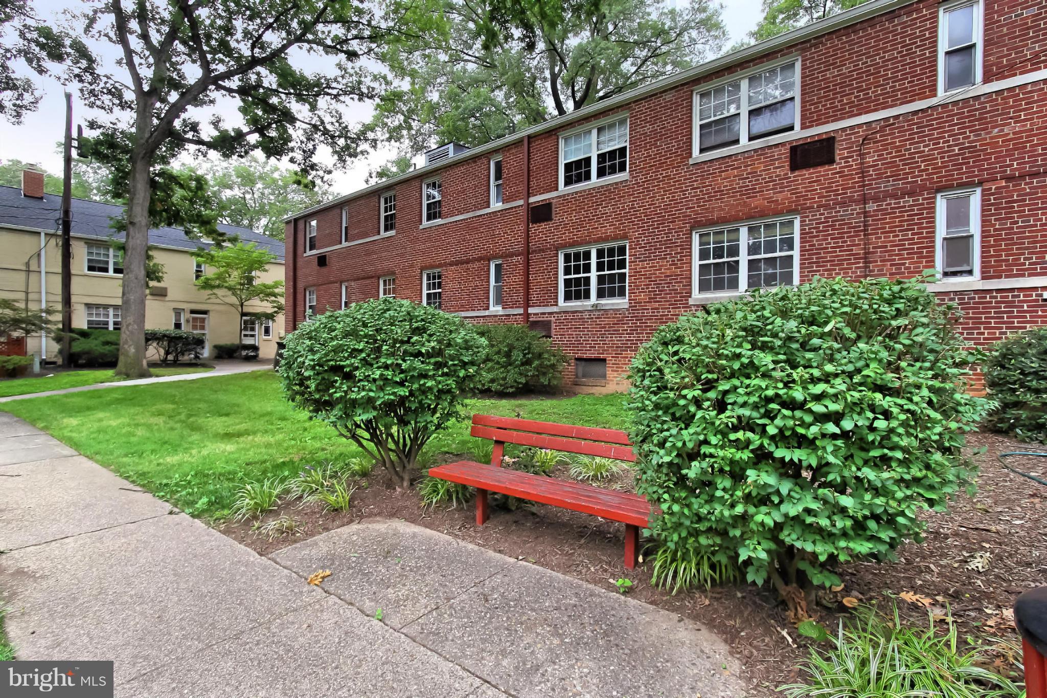 ARLINGTON OAKS - Residential Lease