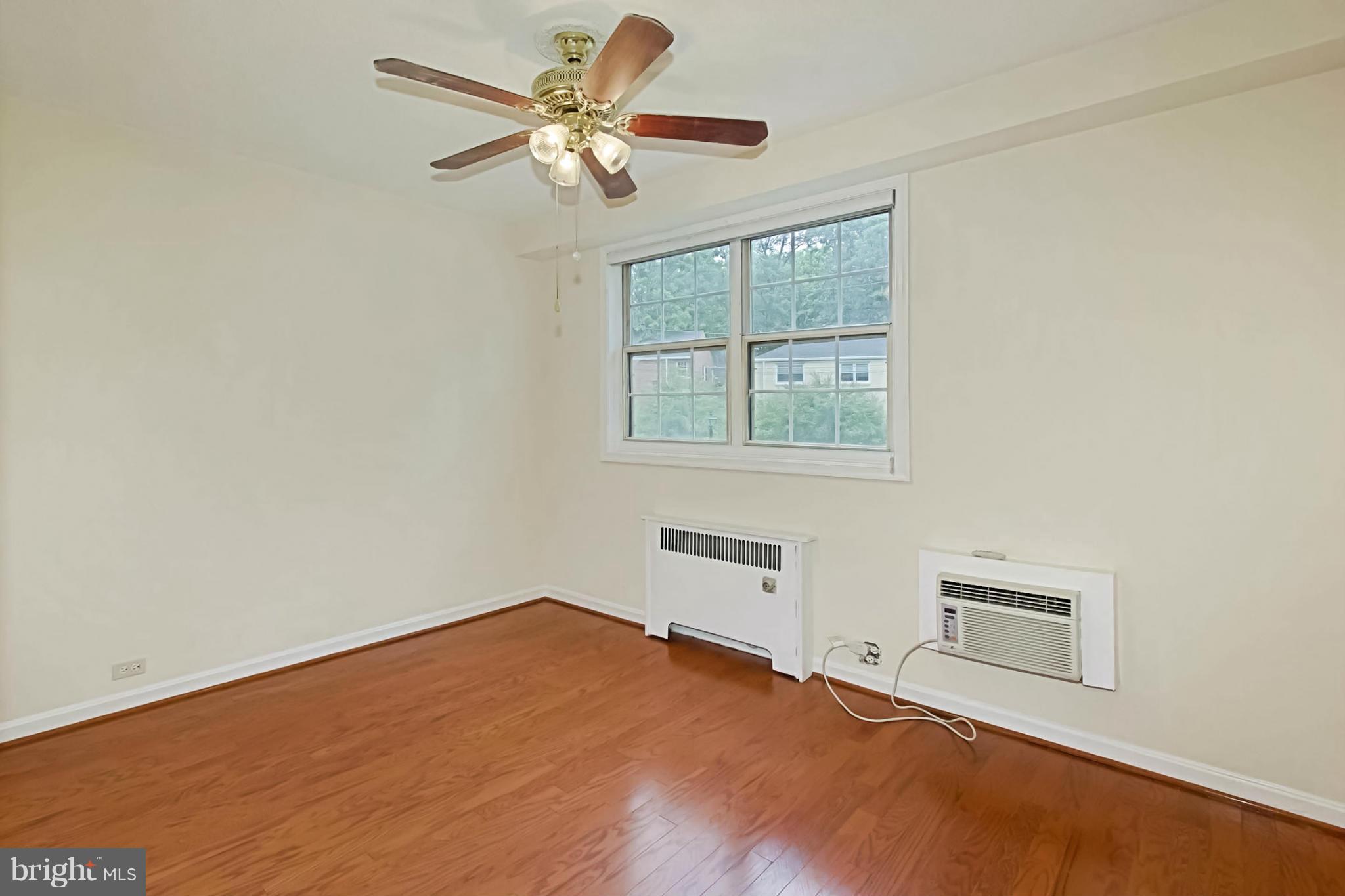 ARLINGTON OAKS - Residential Lease