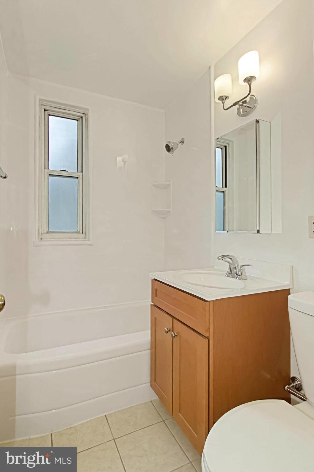 ARLINGTON OAKS - Residential Lease