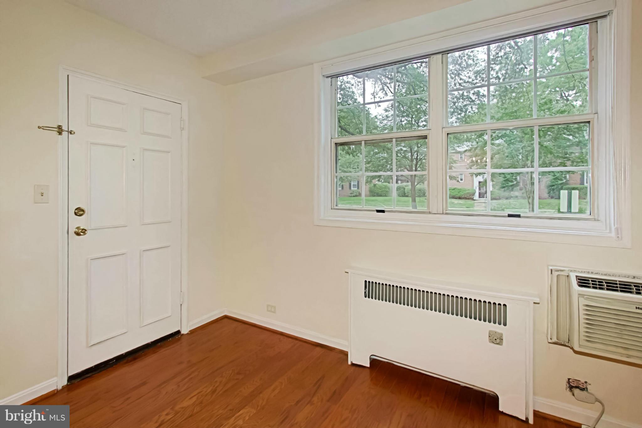 ARLINGTON OAKS - Residential Lease