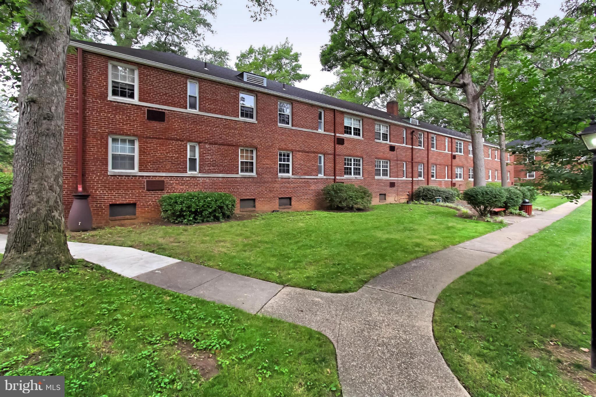 ARLINGTON OAKS - Residential Lease