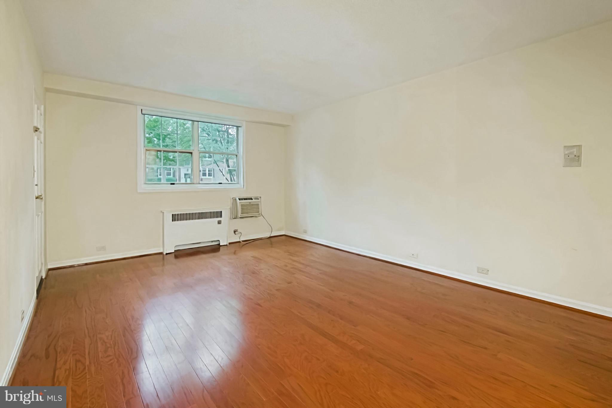 ARLINGTON OAKS - Residential Lease