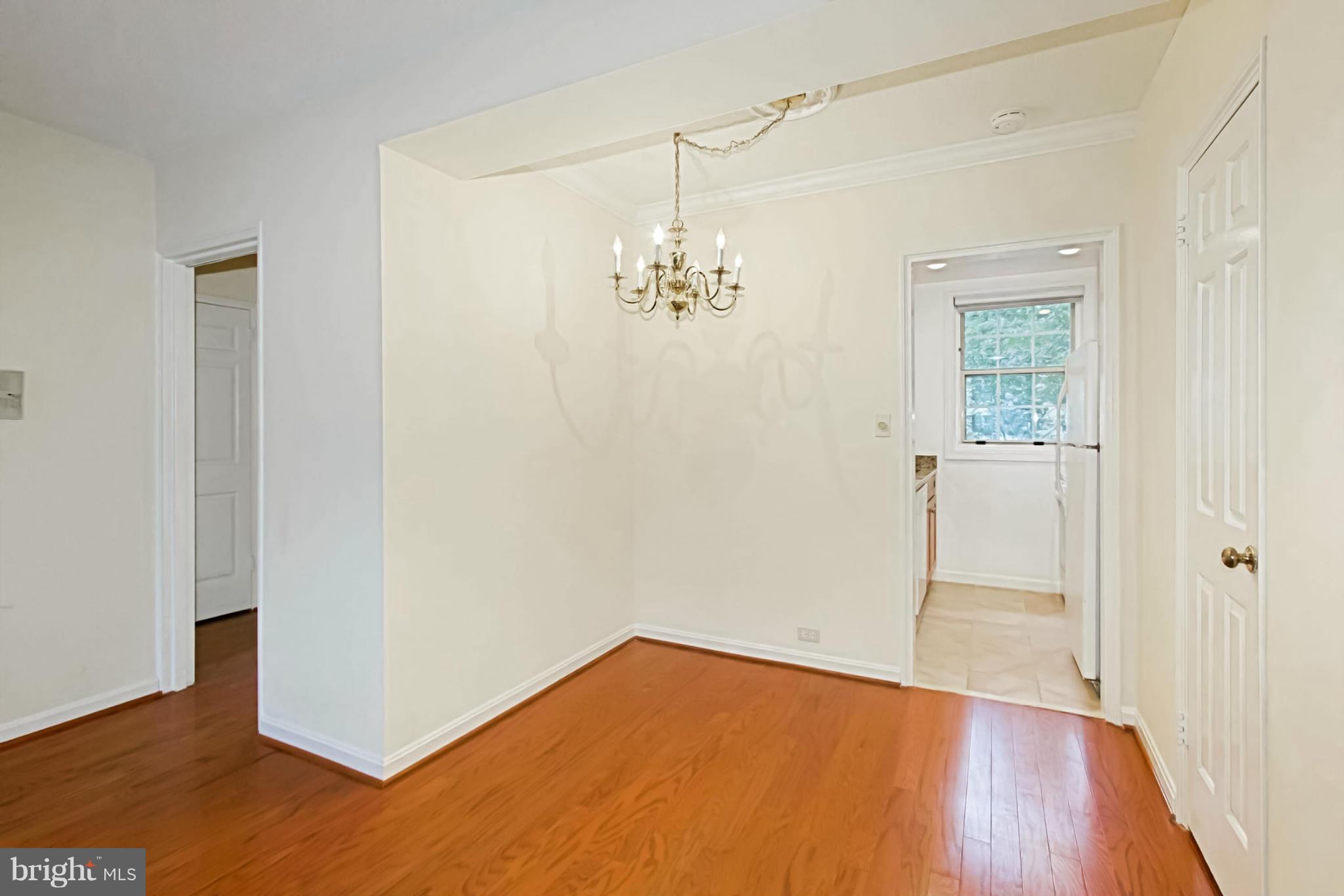 ARLINGTON OAKS - Residential Lease