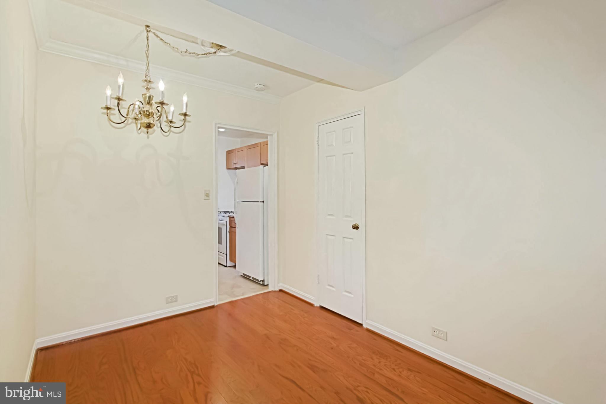 ARLINGTON OAKS - Residential Lease