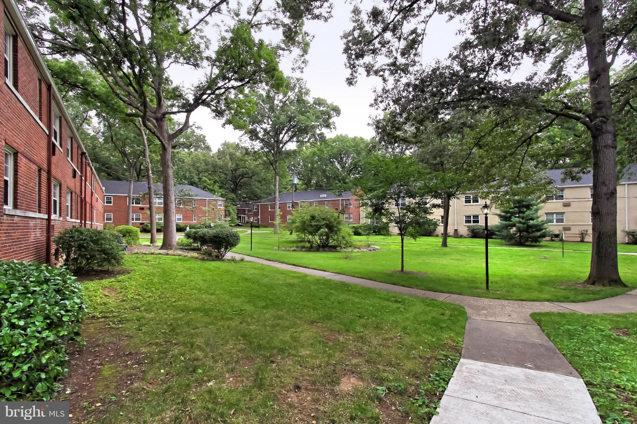 ARLINGTON OAKS - Residential Lease