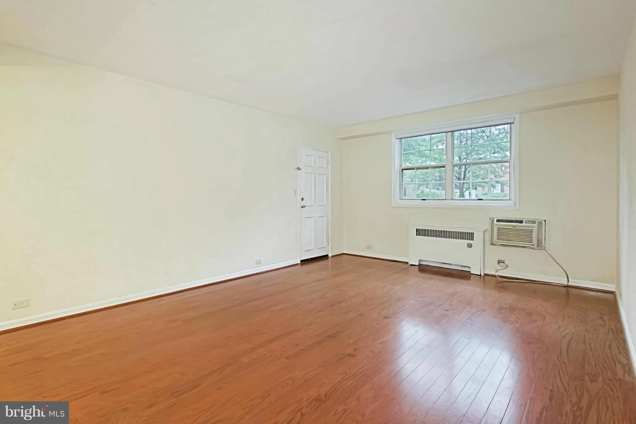 ARLINGTON OAKS - Residential Lease